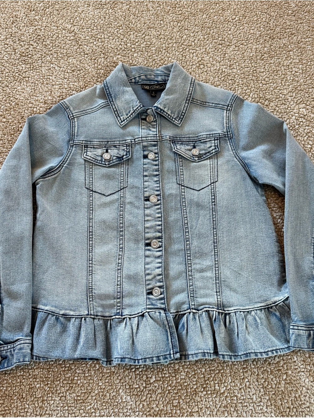 DG2 by Diane Gilman Light Wash Ruffle Hem Denim Jacket Size Small - Picture 3 of 6